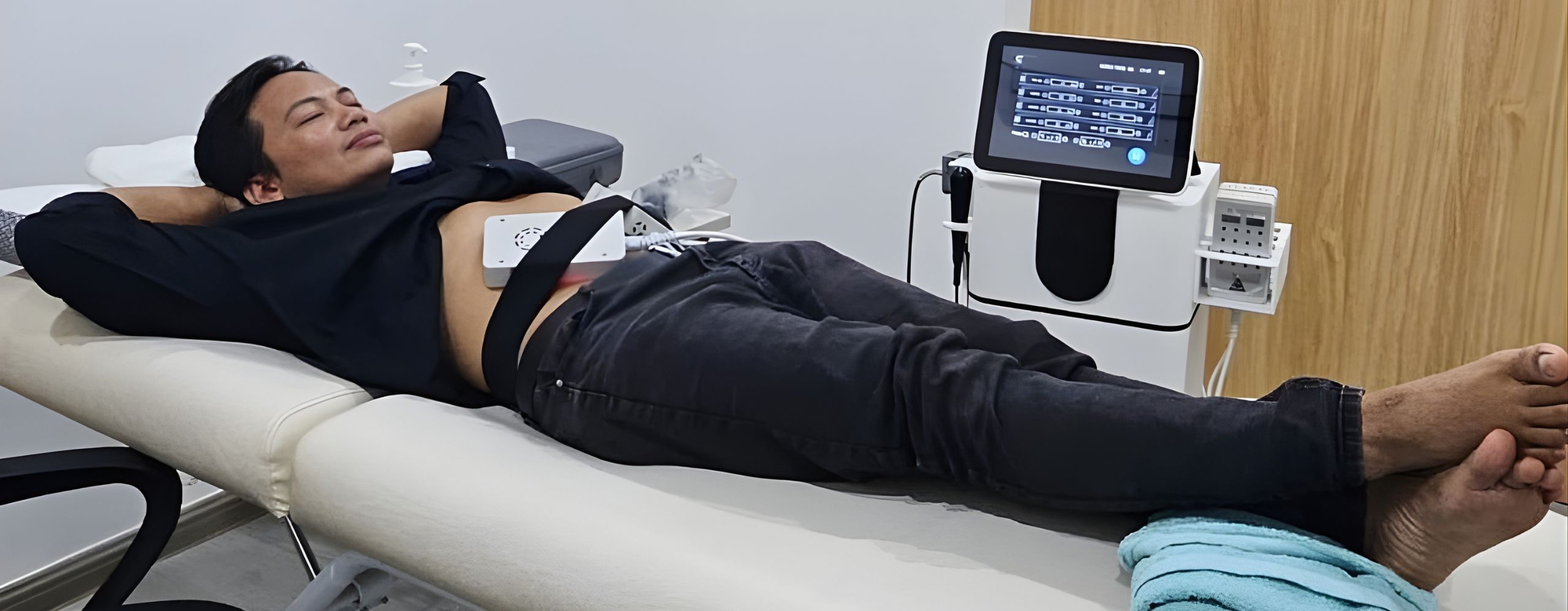 EMS Lipolysis treatment - male patient